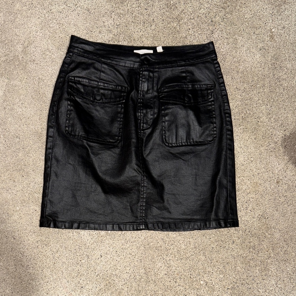 A loves a skirt